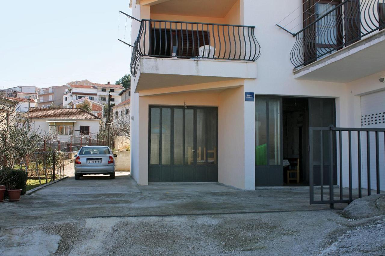 Apartments By The Sea Mastrinka, Ciovo - 4836 Trogir Buitenkant foto